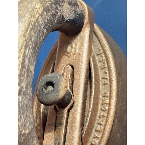ANTIQUE Colebrookdale Iron 1 Detachable Wood Handle - Boyertown, PA  Letter C, - Picture 8 of 13